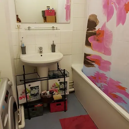 Spacieuse Avec Balcon Et Petit Dejeuner Bed & Breakfast Creteil