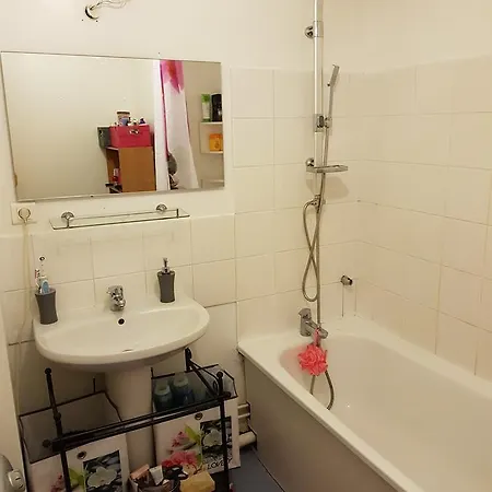 Bed & Breakfast Spacieuse Avec Balcon Et Petit Dejeuner Creteil