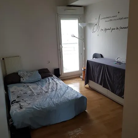 Spacieuse Avec Balcon Et Petit Dejeuner *