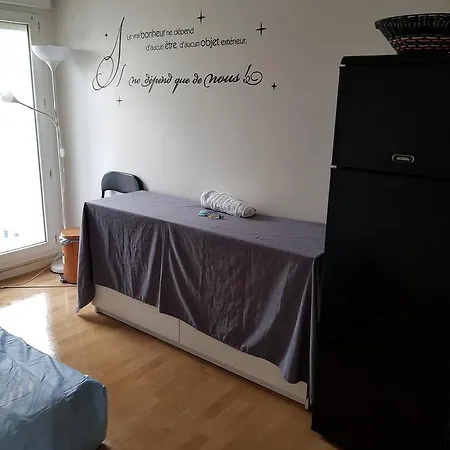 Bed & Breakfast Spacieuse Avec Balcon Et Petit Dejeuner *